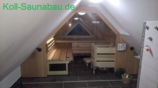 Koll-Comfort-Sauna mit beidsietiger Deckenschräge in Berlin Hohen Neuendorf
